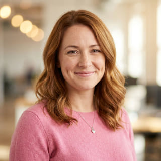 Emily Watson, Head of Customer Support at Frost Zinshof, profile picture
